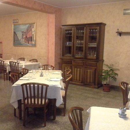 Hotel Ticino Ristorante Chierico Carbonara al Ticino エクステリア 写真